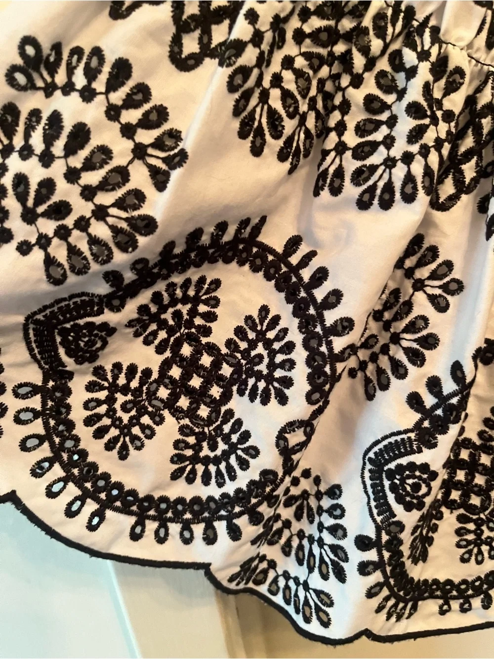 ZARA Black & White Embroidered Tiered Mini Circle Skirt—Women Sz M